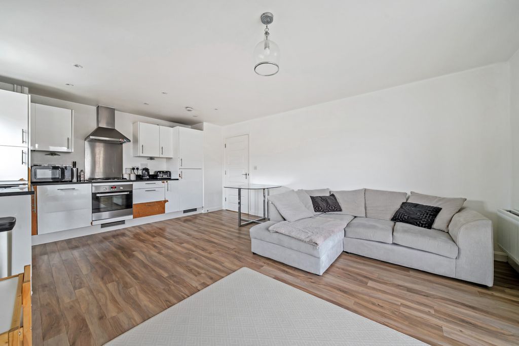 Property photo 2 of 19 Reception