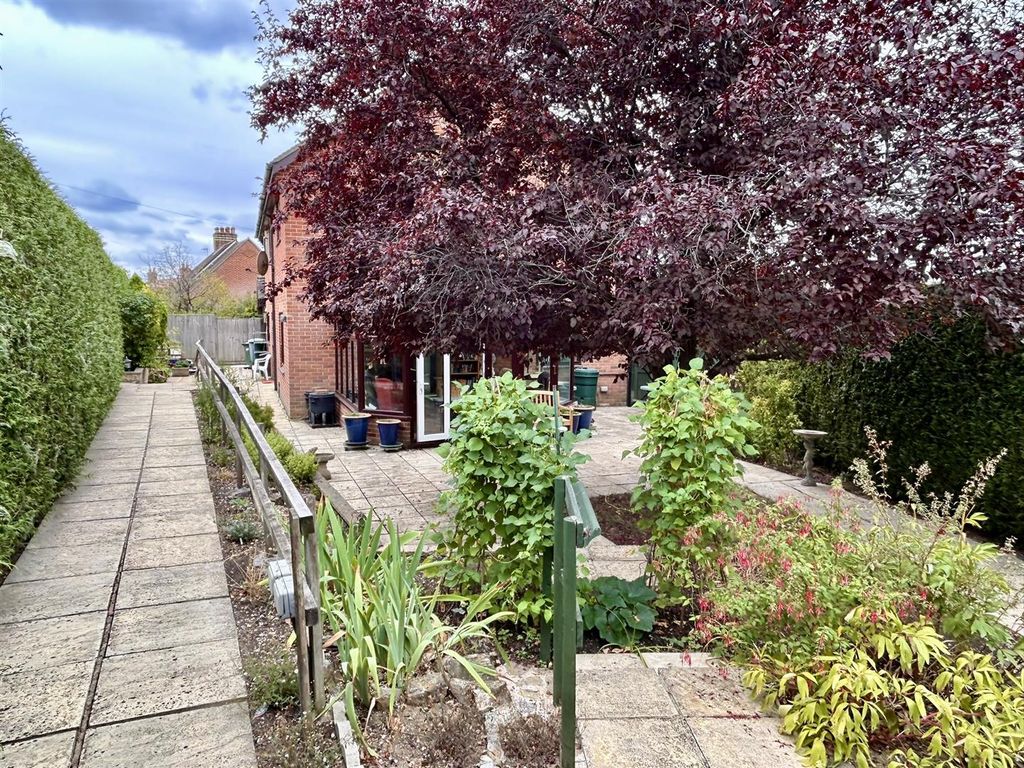Property photo 2 of 22 Garden 1.Jpeg