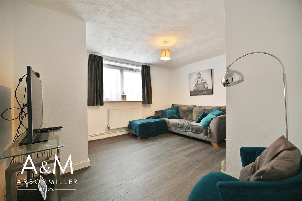 Property photo 2 of 14 11.Jpg