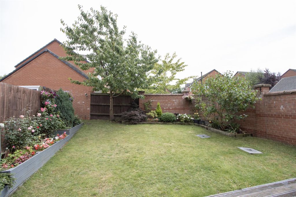 Property photo 3 of 16 Rear Garden 1