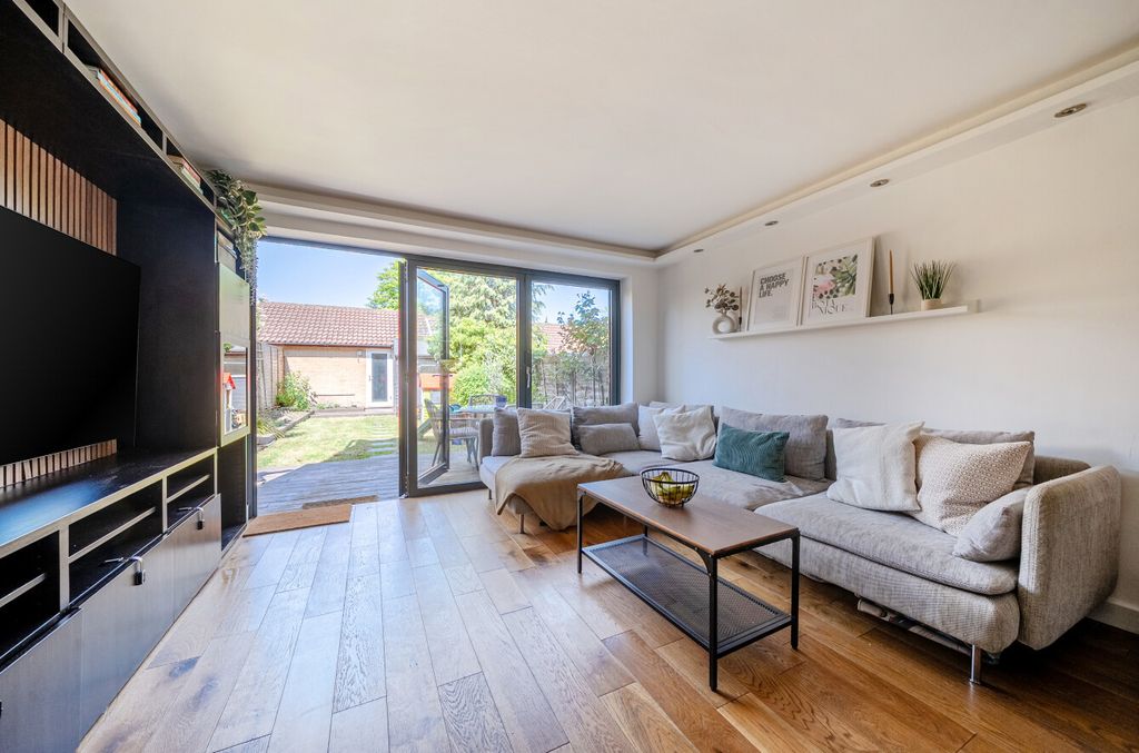 Property photo 3 of 17 1450930-19-69Ef46...