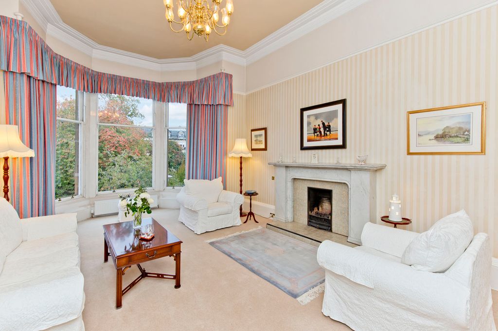 Property photo 2 of 25