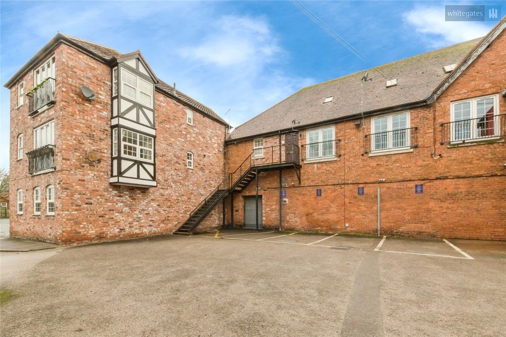 Property photo 2 of 18 Picture No. 27