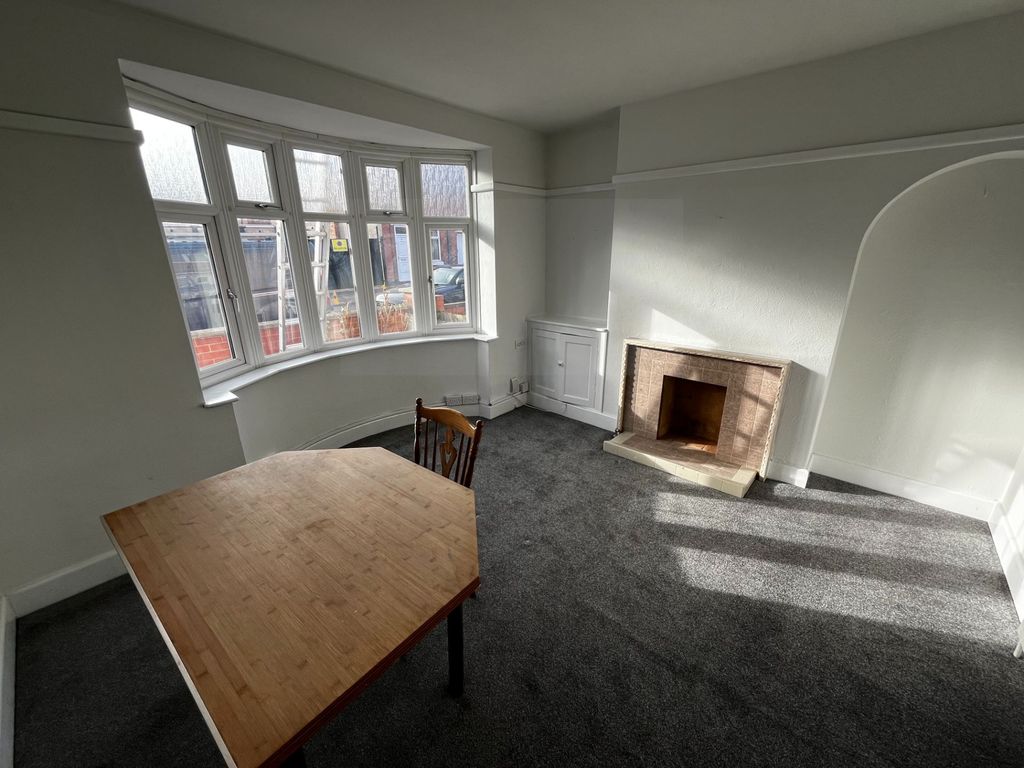 Property photo 2 of 11 Photo 2