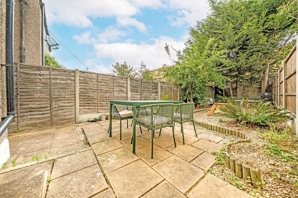 Property photo 3 of 8