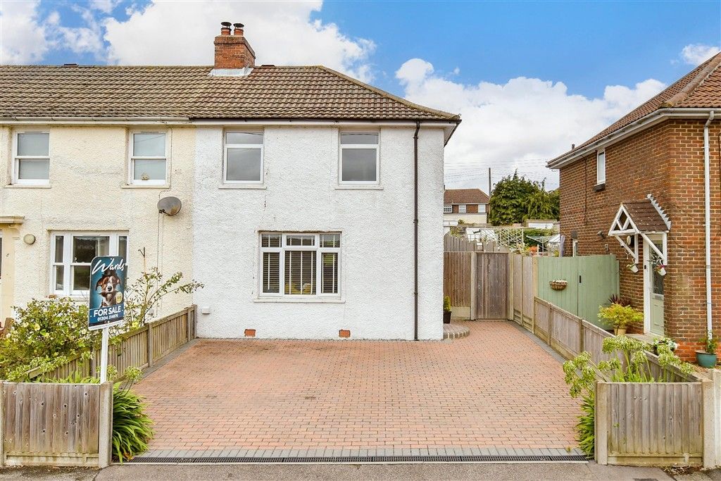 Property photo 1 of 14 External Front Web..