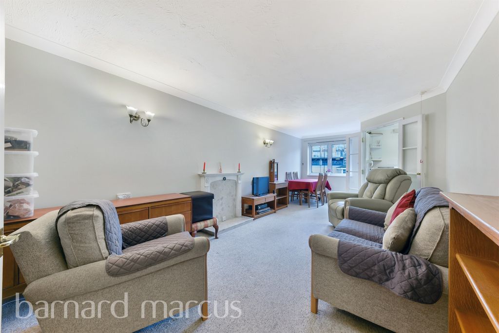 Property photo 2 of 9