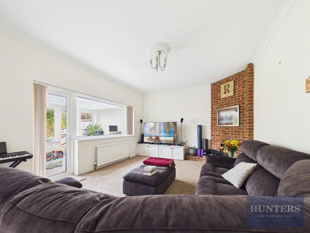 Property photo 2 of 18 Living Room