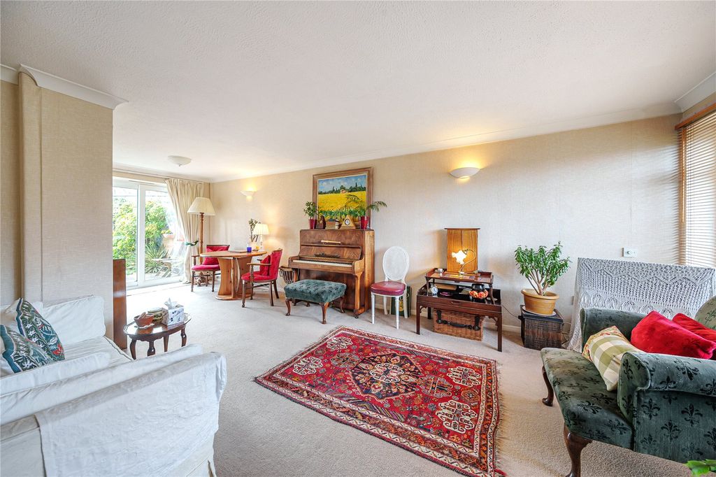Property photo 3 of 12 Picture No. 24
