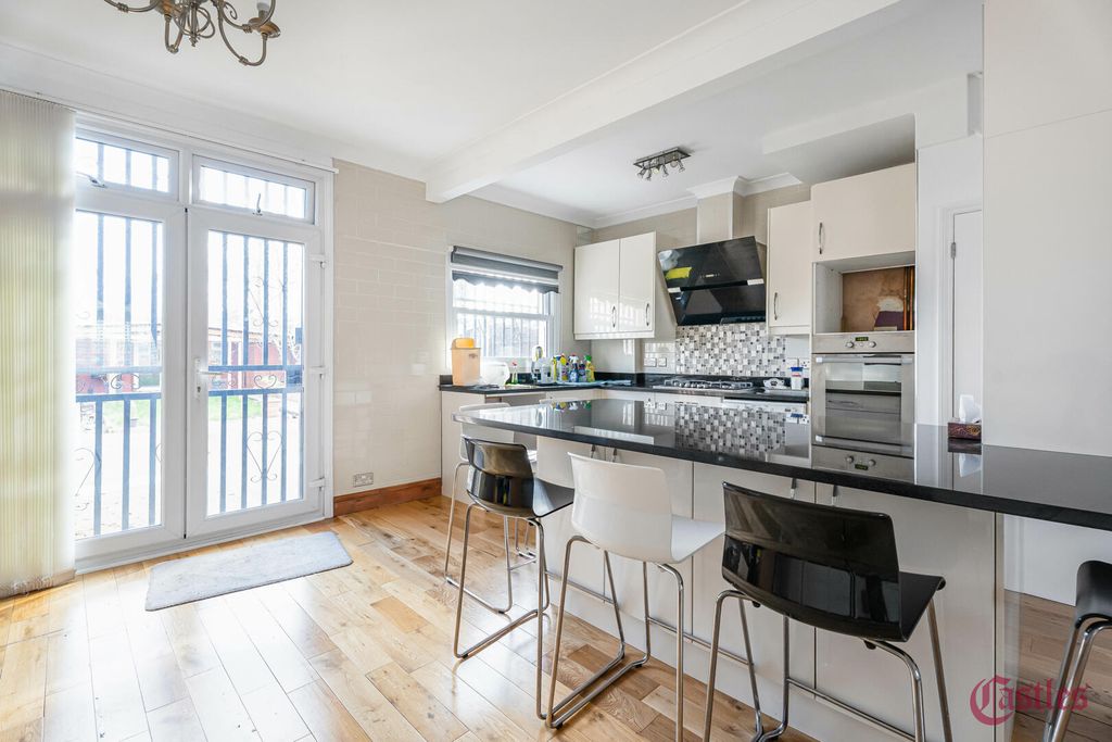Property photo 2 of 23 Kitchen