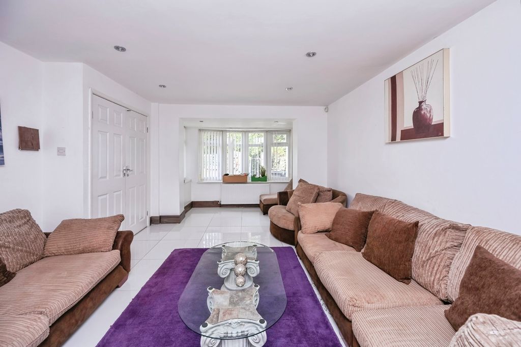 Property photo 3 of 20 Pbox-Img.Jpg