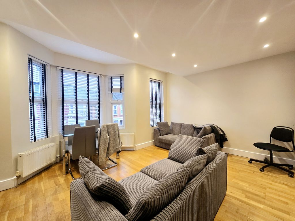 Property photo 3 of 7 Gallery