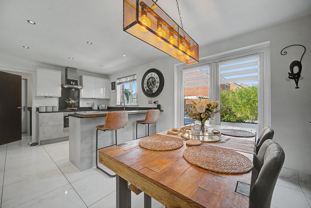 Property photo 2 of 29