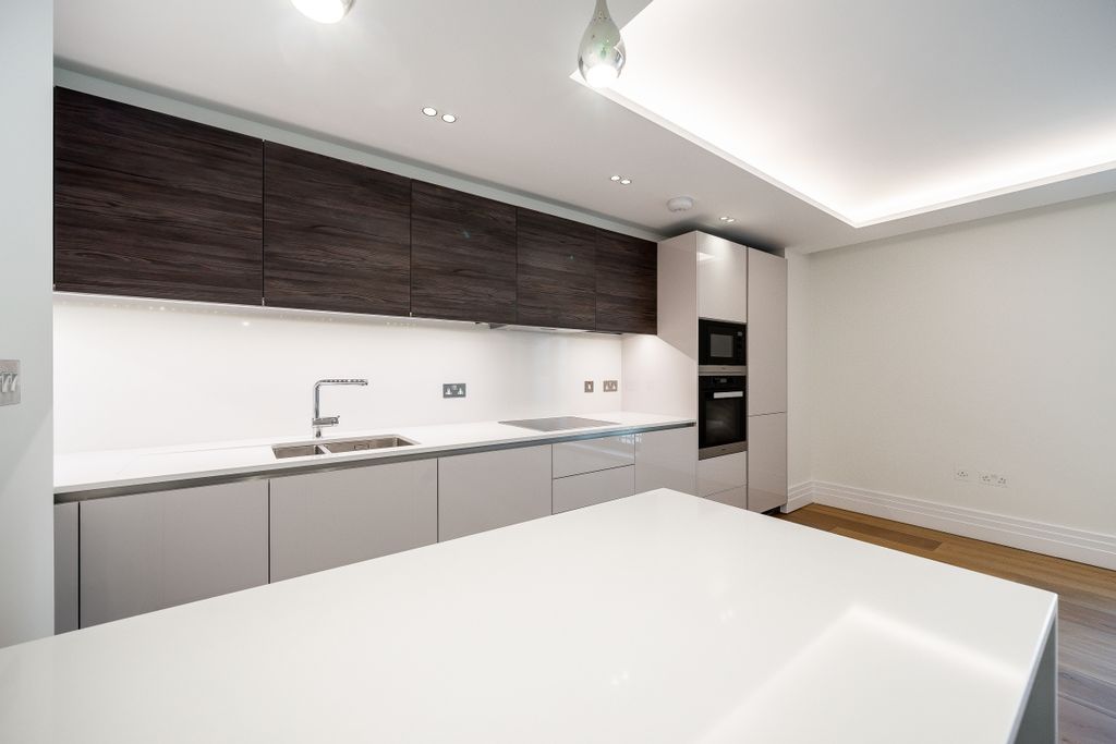 Property photo 2 of 8 Kitchen