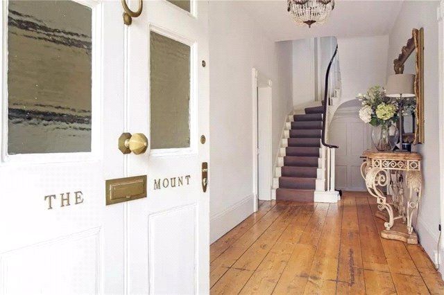 Property photo 2 of 15 Entrance