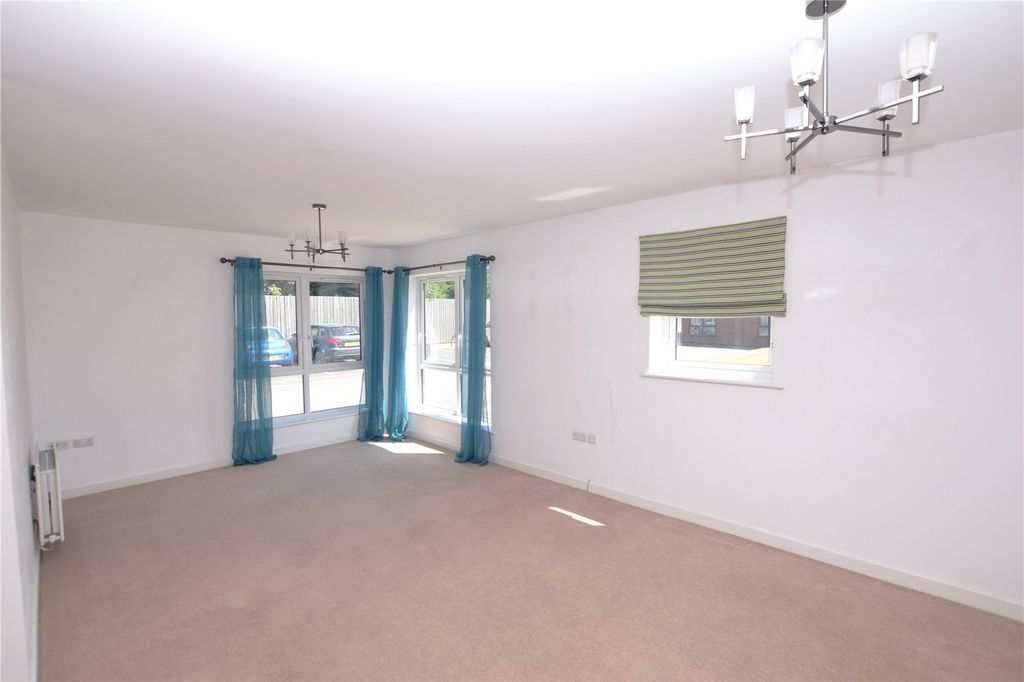 Property photo 2 of 6 Picture No. 11