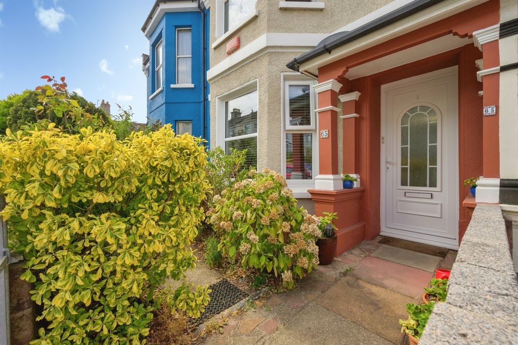 Property photo 1 of 22