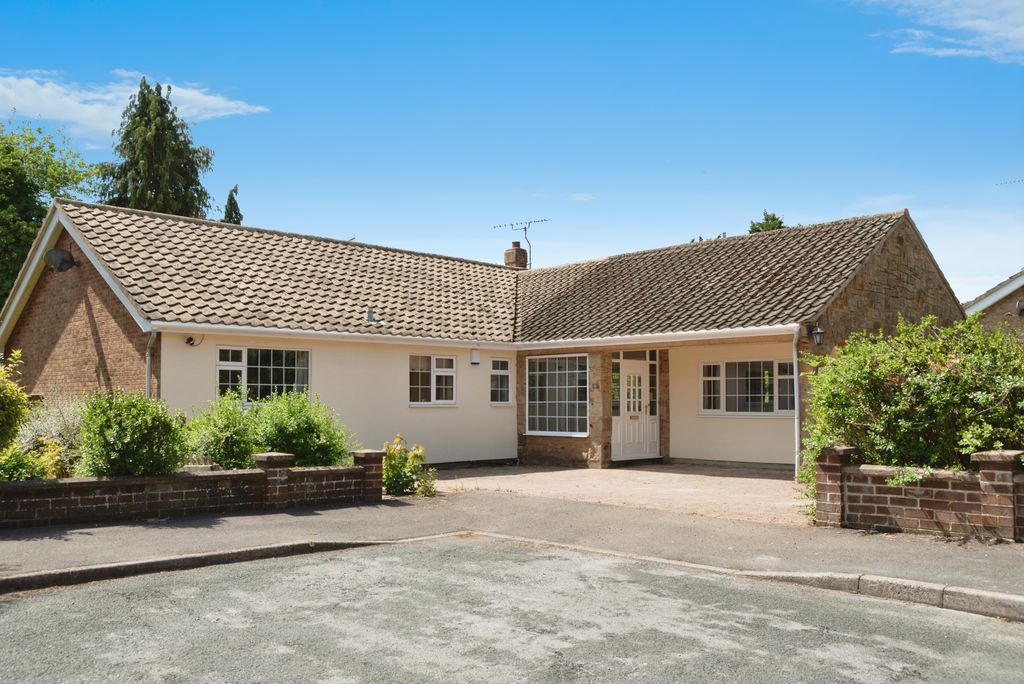 Property photo 1 of 18