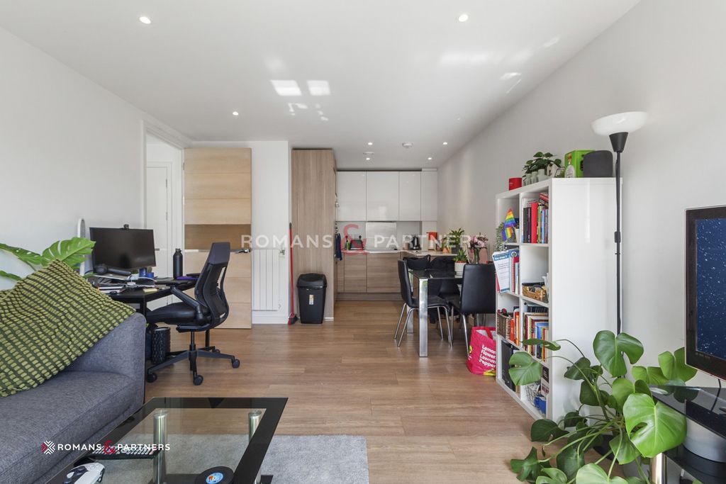 Property photo 3 of 12