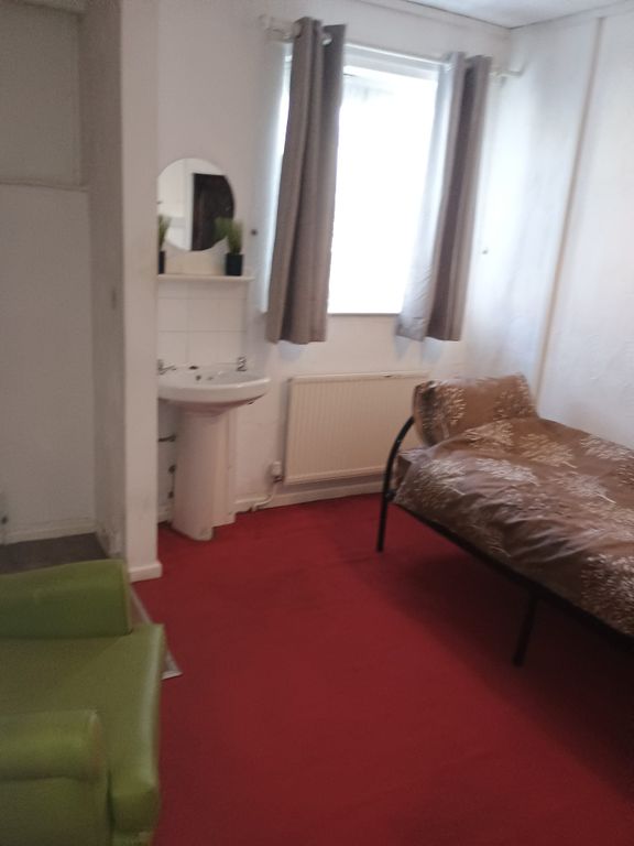 Property photo 3 of 6