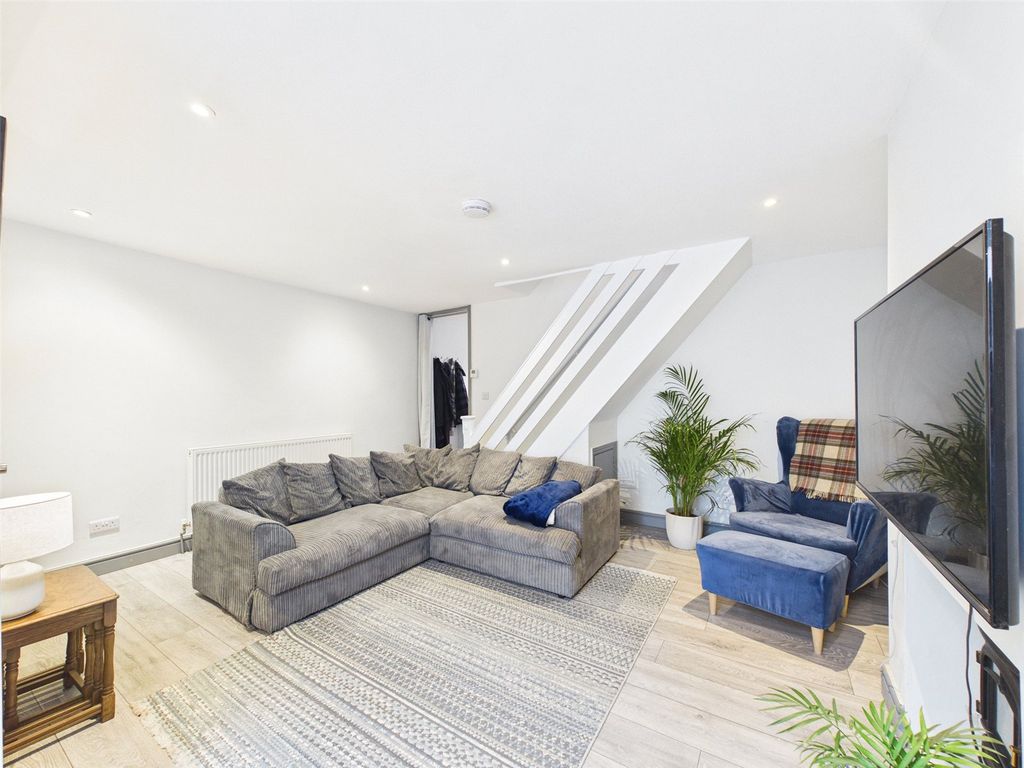 Property photo 2 of 13 Picture No. 08