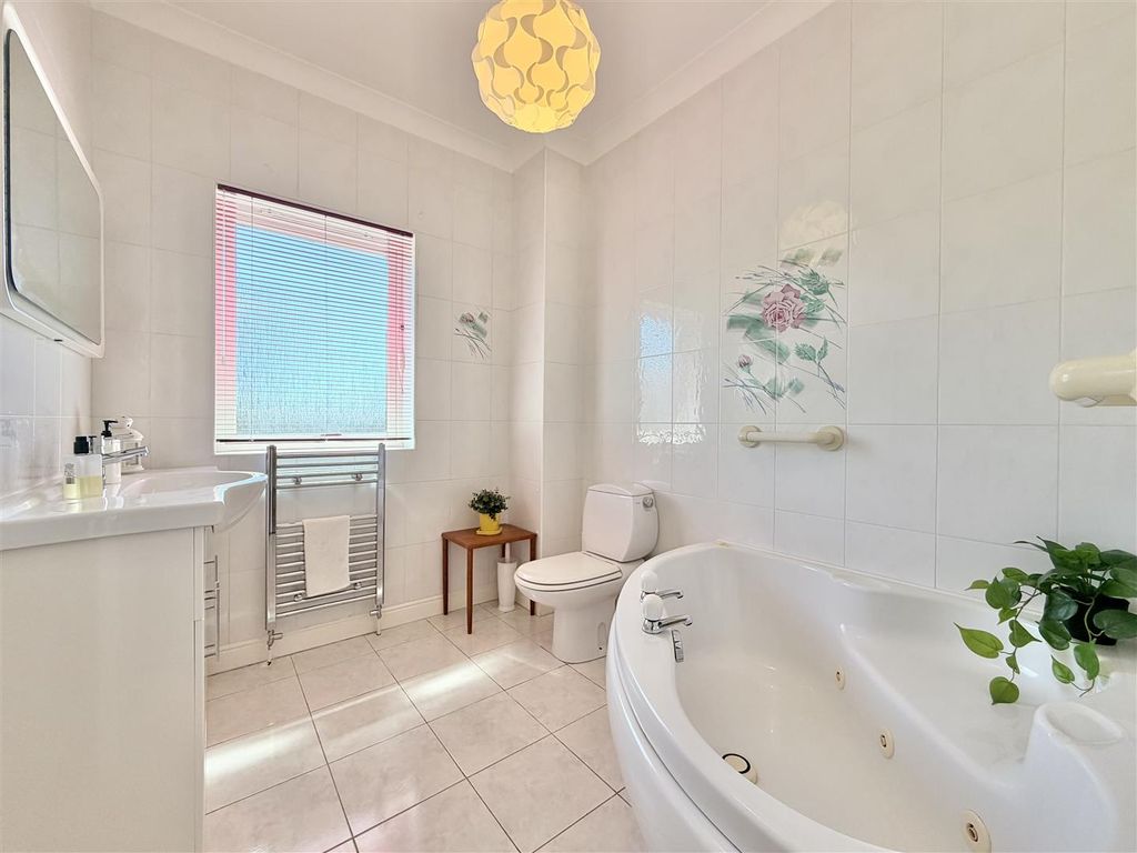 Additional image 12 of 2 bed flat for saleWeirs Gate, Strathaven ML10