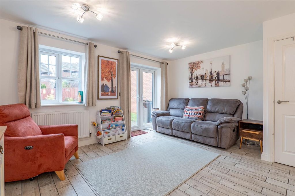 Property photo 2 of 22 Lounge/Diner