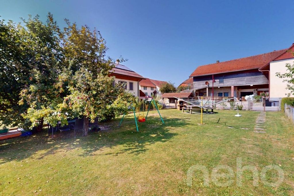 Property photo 2 of 12
