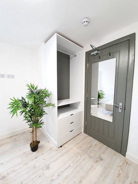 Property photo 3 of 5 8462061.Jpg