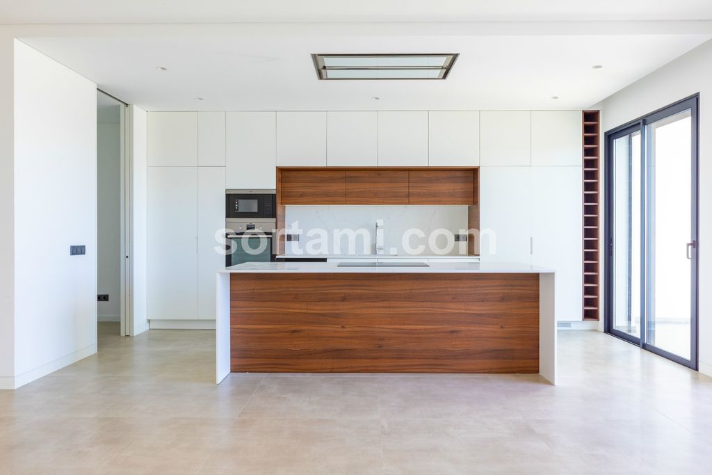 Property photo 3 of 52