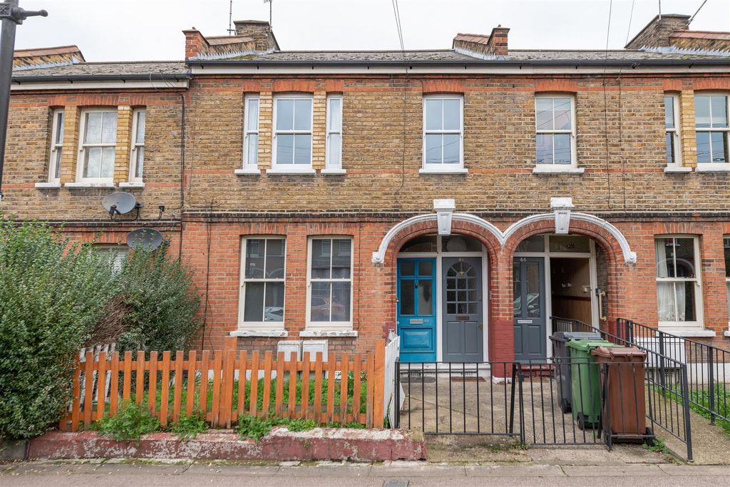 Property photo 1 of 24 Leucha Road, E17