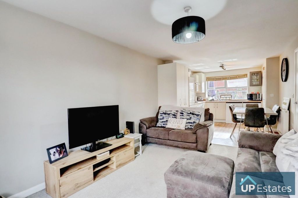 Property photo 3 of 15 Open Plan