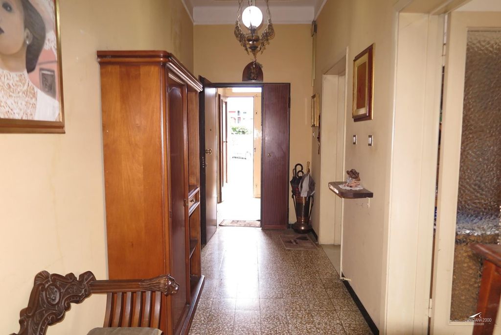 Property photo 3 of 33