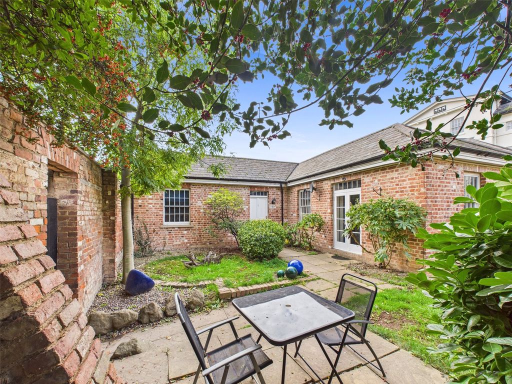 Property photo 1 of 12 Picture No. 17