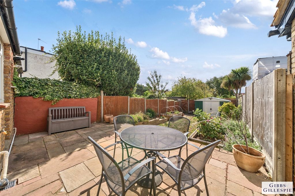 Property photo 2 of 19 Picture No. 18