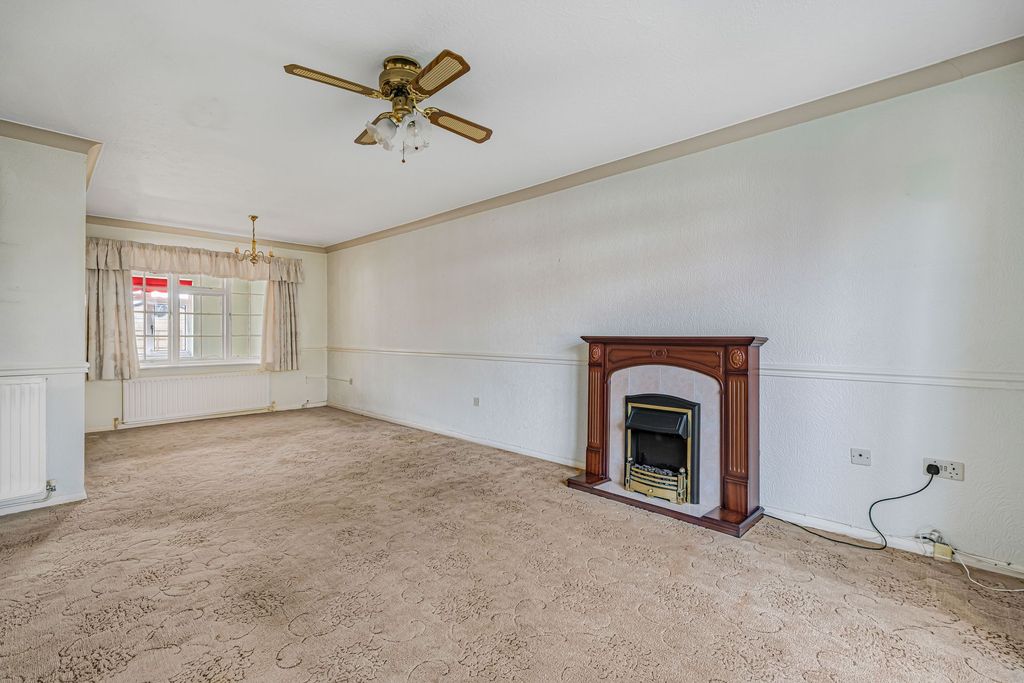 Property photo 2 of 24