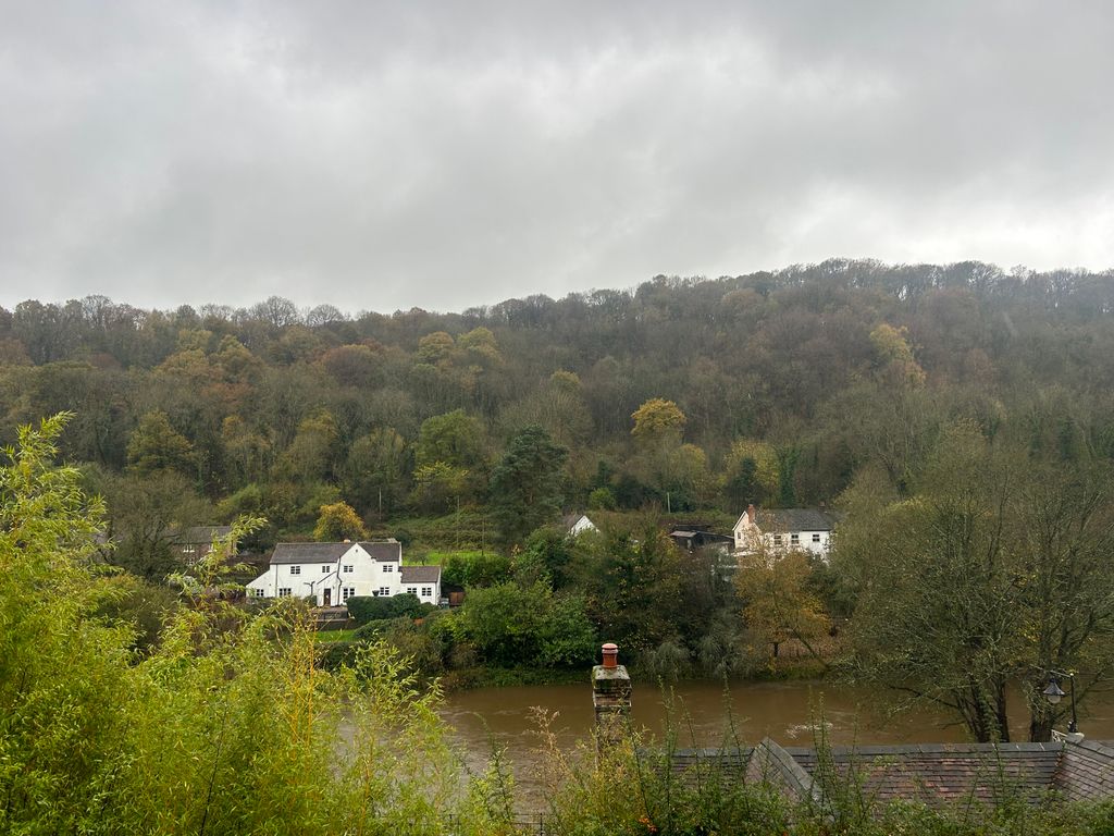 Property photo 2 of 13 Image