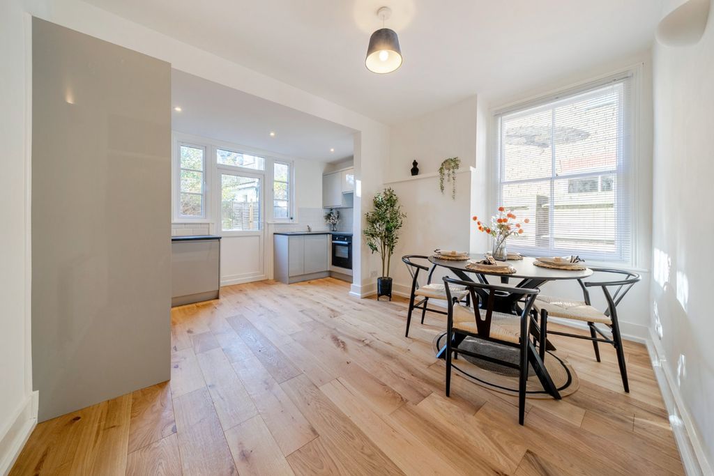 Property photo 3 of 11 Picture No. 48