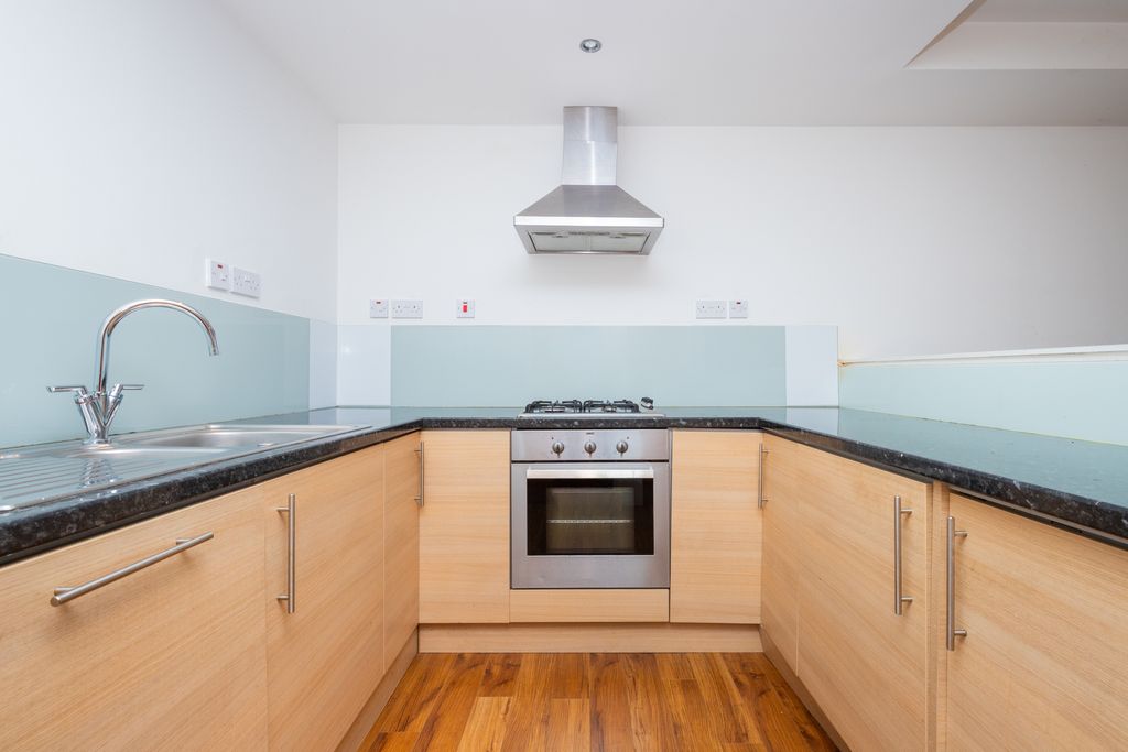 Property photo 3 of 30