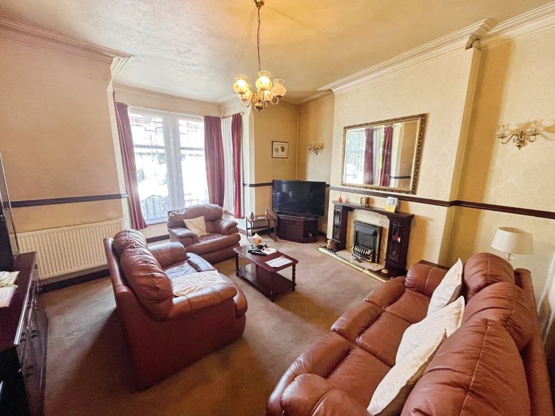 Property photo 2 of 17 Lounge