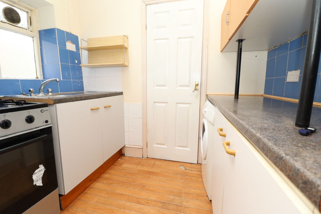 Property photo 2 of 8