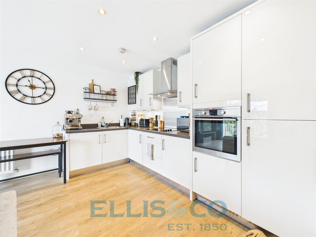 Property photo 3 of 19 Picture No. 09