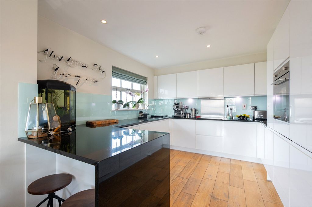 Property photo 2 of 15 Picture No. 03