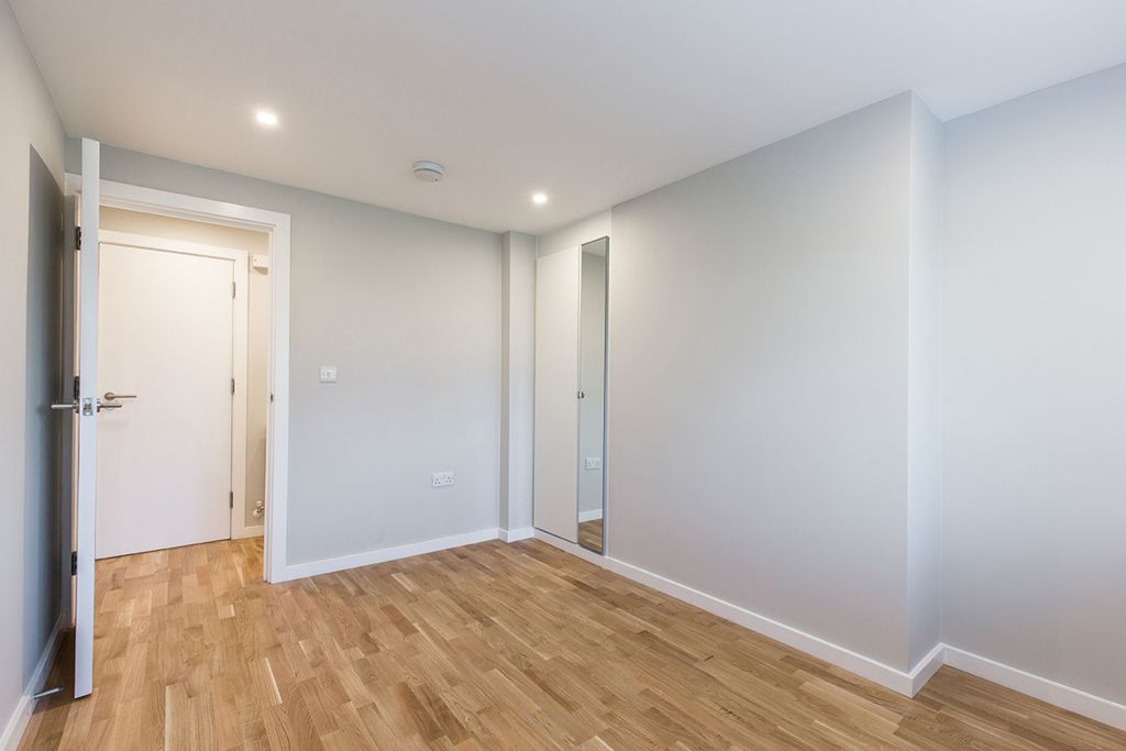 Property photo 3 of 10 Bedroom (Example)