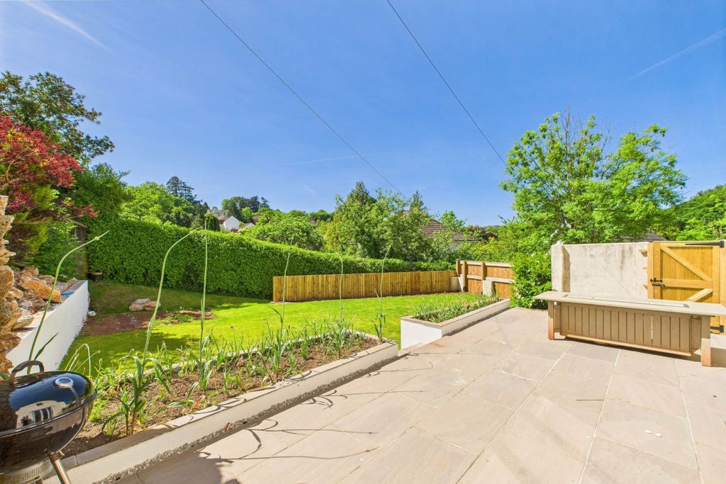 Property photo 2 of 31 Main Residence Garden