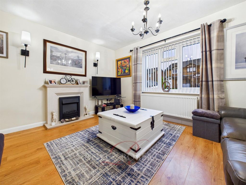 Property photo 3 of 21 Cam04884G0-Pr0109-Still013.Jpg