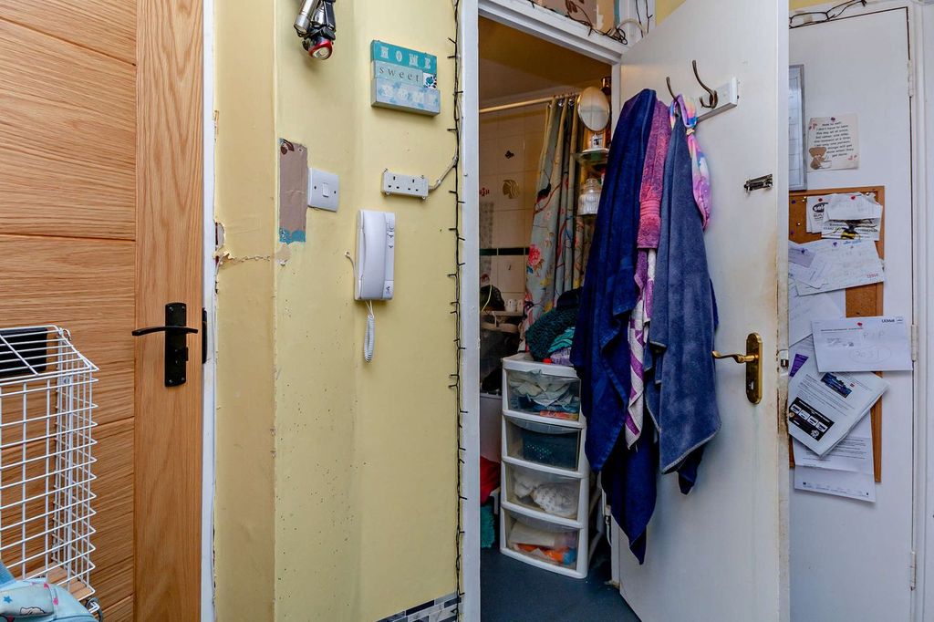 Property photo 3 of 28