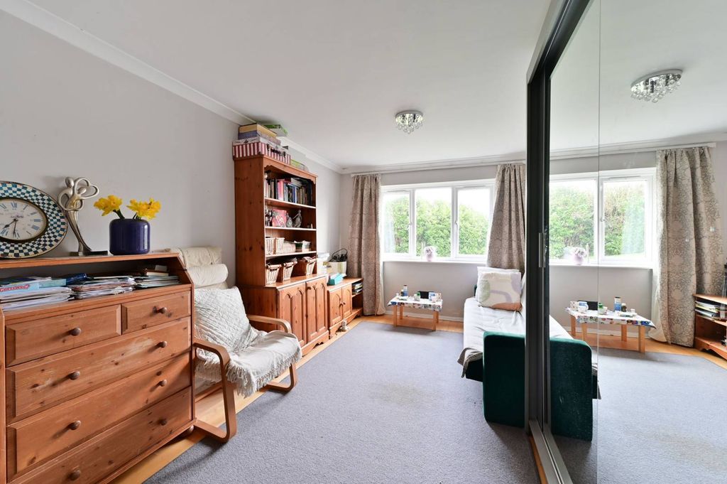 Property photo 2 of 5
