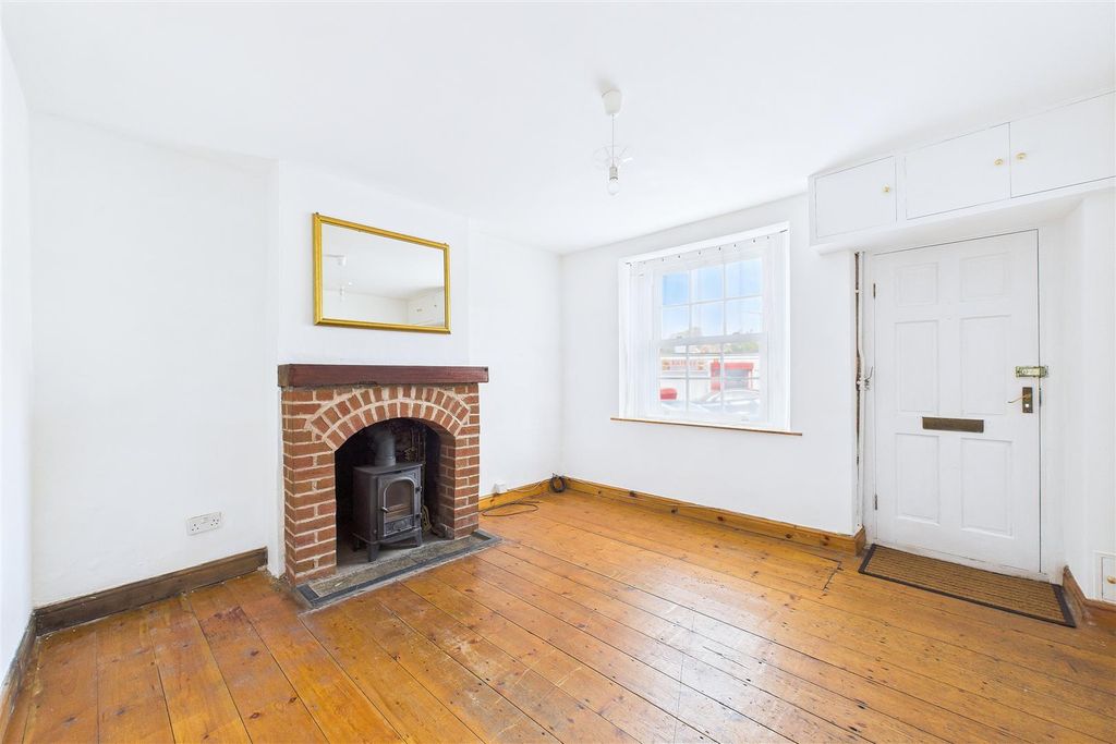 Property photo 2 of 9