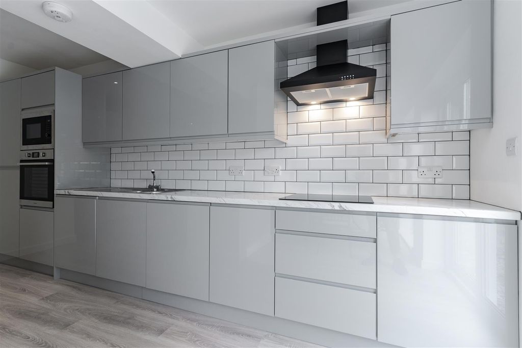 Property photo 3 of 15 Rbf05216.Jpg